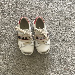 Gucci kids size 25 tennis shoes